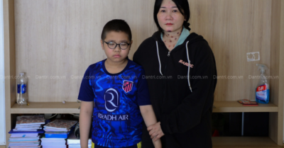 Người mẹ khẩn cầu cứu con trai 10 tuổi mắc ung thư giữa cảnh sắp mất nhà