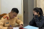 Vừa lái xe máy vừa xem TikTok, nữ sinh 19 tuổi bị phạt 1,4 triệu đồng