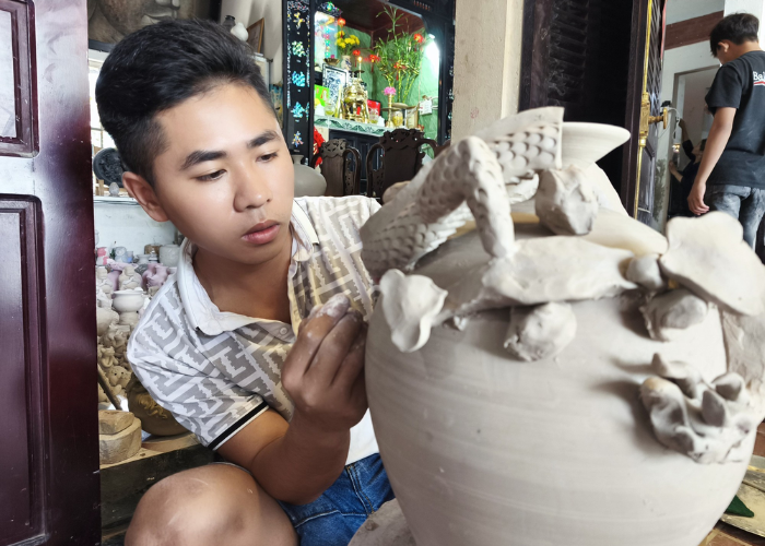 Nghệ nhân Nguyễn Viết Lâm chia sẻ: Các công đoạn chế tác gốm đậm dấu ấn thủ công