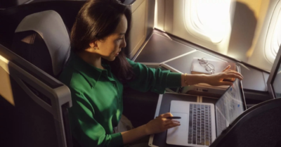 Rơi laptop khoang hàng máy bay: Phi công quyết định quay đầu an toàn