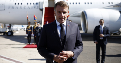 Macron không từ chức: Tuyên bố kiên định giữa khủng hoảng Pháp