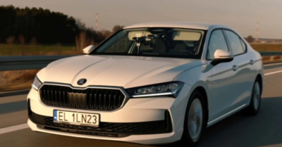 Skoda Superb phá kỷ lục đi xa một bình dầu