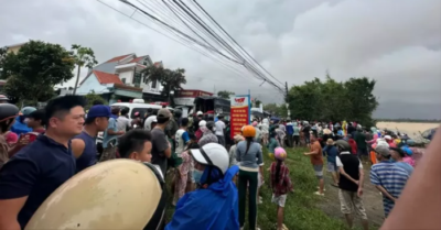 Chìm ghe Đà Nẵng đi đám tang: 8 người thoát nạn, một người mất tích