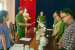 Cán bộ nhận hối lộ: Bắt công chức ở Lào Cai