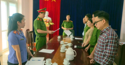 Cán bộ nhận hối lộ: Bắt công chức ở Lào Cai