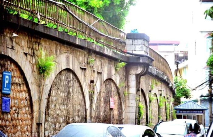 Vòm cầu Phùng Hưng