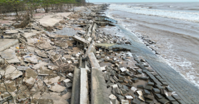 Cảnh tan hoang tại bờ kè Rạng Đông: Công trình trăm tỷ bị sóng biển “xới tung”