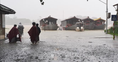 Học sinh thành phố Huế nghỉ học ngày 27/10 do mưa lớn