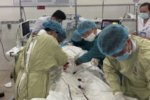 Điều kỳ diệu đến với cụ bà ngưng tim, huyết áp bằng 0 khi xe cấp cứu cách bệnh viện 5 phút