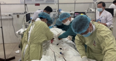 Điều kỳ diệu đến với cụ bà ngưng tim, huyết áp bằng 0 khi xe cấp cứu cách bệnh viện 5 phút
