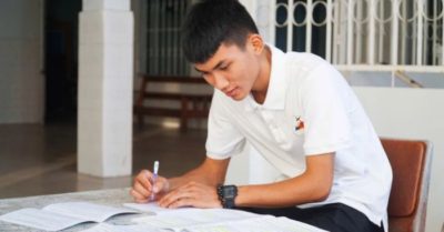 Linh mục nhặt nuôi từ 3 ngày tuổi, 6 tuổi vào nhà tình thương, nay thành sinh viên Đại học Khánh Hòa