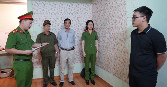 Hai quản trị viên bị tạm giữ vì đăng tin sai sự thật trên mạng