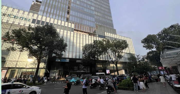 Cháy trong hầm trung tâm thương mại Takashimaya – Nhân viên nhanh trí dập lửa kịp thời