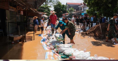 Nước sông Cầu cao trên báo động 3, hơn 2.400 hộ dân ở xã Trung Giã (Hà Nội) bị cô lập