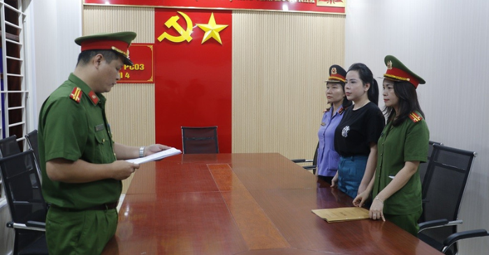 Bắt kẻ giả danh bác sĩ khám miễn phí để bán thuốc giá cao