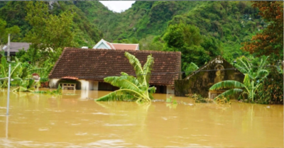 Sau bão, miền Bắc và Bắc Trung Bộ lại oằn mình trong lũ