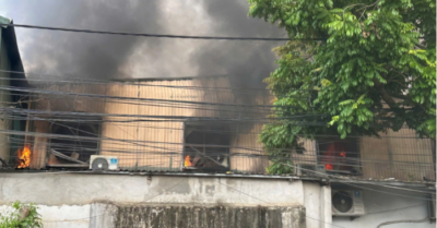 Cháy kho dược ở ngoại thành Hà Nội sau tiếng nổ rung chuyển mặt đất