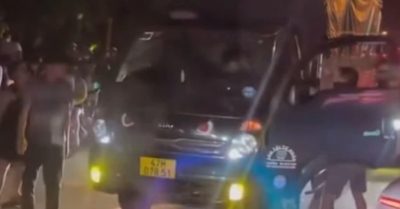 Tài xế xe tải bị đánh giữa đường sau va quẹt với ôtô bán tải