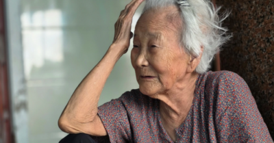 Mẹ già bật khóc khi con trai vụ “gà lôi trắng” được tuyên vô tội