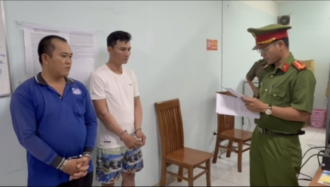 Công an TPHCM triệt phá xưởng sản xuất nước đóng chai giả thương hiệu nổi tiếng