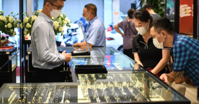 Giá vàng lập đỉnh mới, chuyên gia lý giải nguyên nhân và dự báo xu hướng sắp tới