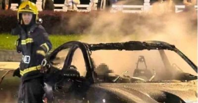 Xe điện cháy trơ khung, nghi kẹt cửa khiến tài xế tử vong ở Trung Quốc