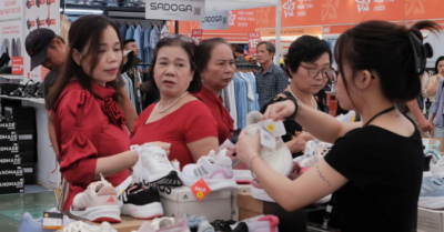 Hội chợ Mùa Thu 2025: Hàng giảm giá 70%, doanh nghiệp “trúng lớn”