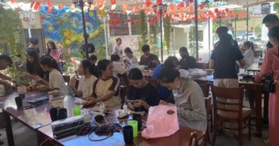 Chủ quán ở Thái Nguyên mở cửa hỗ trợ sinh viên trong mưa lũ