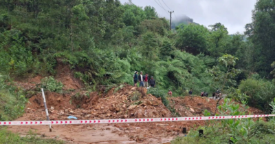 Mưa lớn gây sạt lở, hàng trăm hộ dân ở Quảng Nam bị cô lập