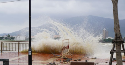 Bão số 12 tăng tốc hướng Đà Nẵng, cảnh báo thời tiết nguy hiểm từ 22.10