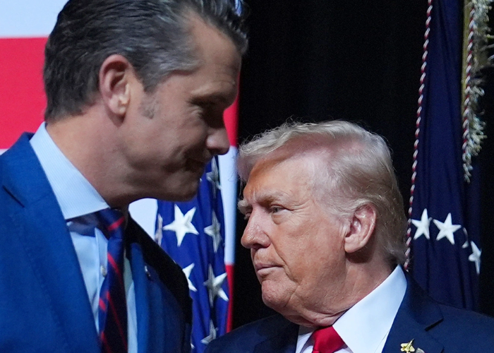 Trump Yêu Cầu Tướng Lĩnh Mỹ Tuân Thủ Hoặc Rời Đi