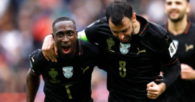 Carlos forbs: Cú đúp kinh hoàng hạ gục barcelona ở champions league