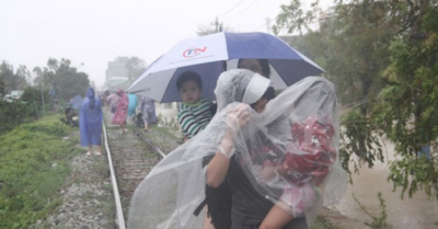 Nhiều người dân vùng lũ đối mặt các bệnh nguy hiểm