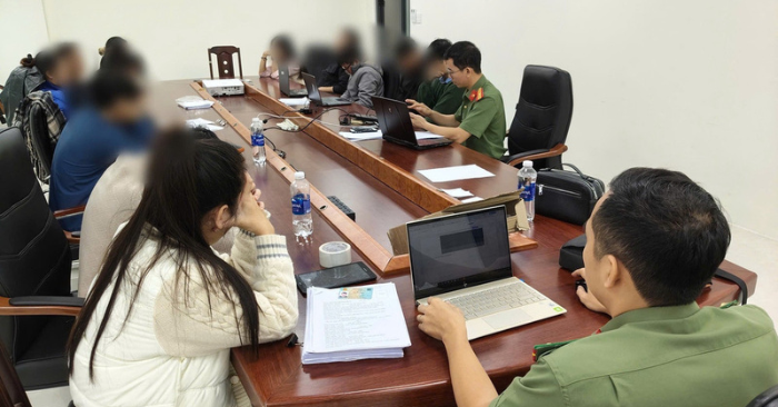 Hé lộ vụ chi tiền xin giấy phép