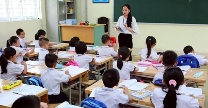 Bộ GD-ĐT khẳng định: Lương nhà giáo là đãi ngộ xứng đáng, không phải “ân huệ”