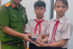Hai học sinh nhặt được ví chứa 11,8 triệu đồng, kịp thời tìm cách trả lại người đánh rơi