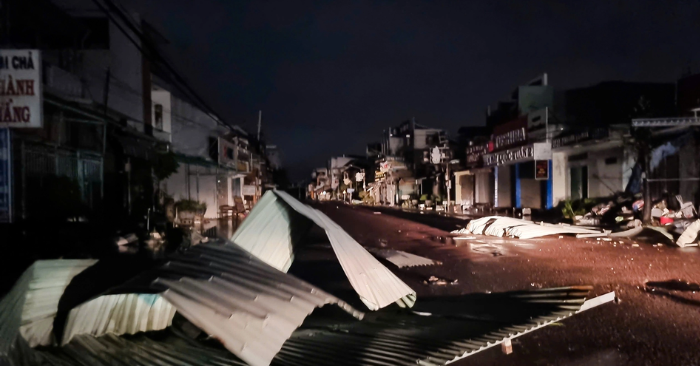 Bão Kalmaegi tốc mái hàng loạt nhà ở Gia Lai – Đăk Lăk tối 6/11