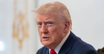 Trump cảnh báo phong tỏa không phận Venezuela giữa căng thẳng với Maduro