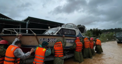 Mưa lũ 20/11: Quân đội dồn tổng lực cứu người dân vùng lũ nguy cấp