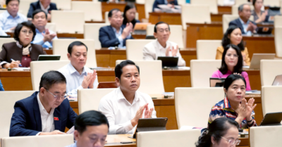 Nghiên cứu lương đặc thù cho cán bộ y tế, rà soát sửa thông tư 19 về khen thưởng, kỷ luật học sinh