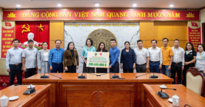 Báo Dân trí trao tặng hơn 280 triệu đồng tới 2 trường học tại Thái Nguyên