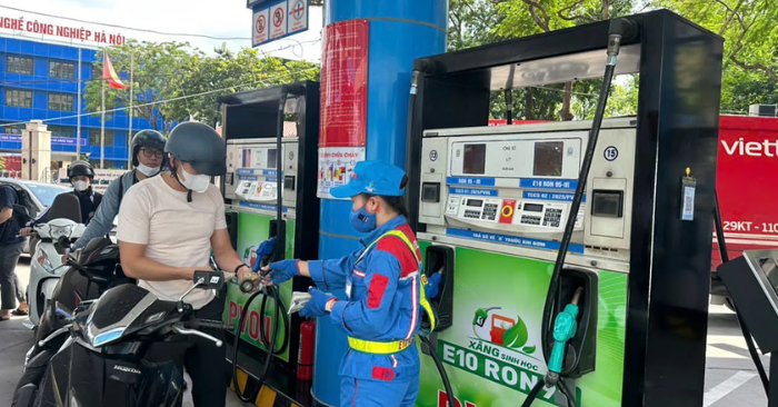 Giá xăng E10