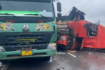Xe tải tông nhau trên cao tốc Nghi Sơn – Diễn Châu; ùn tắc hơn ba tiếng