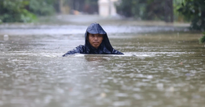 Miền Trung tiếp tục mưa lớn, cảnh báo nguy cơ ngập úng và sạt lở đất
