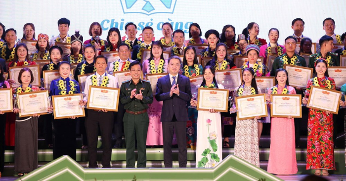 Vinh danh 80 thầy cô giáo tiêu biểu