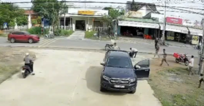 Ngồi ven quốc lộ, bà cụ bị ô tô tông tử vong ở Lâm Đồng