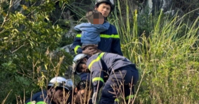 Giải cứu hai chị em rơi xuống hố sâu 3m ở núi Trầm