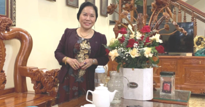 Mẹ Việt Nam tìm con trai ở Pháp để bàn giao đất đai, tài sản sau 32 năm xa cách.