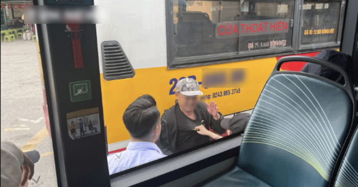 cô gái đấm kẻ sàm sỡ ở bến xe buýt Mỹ Đình