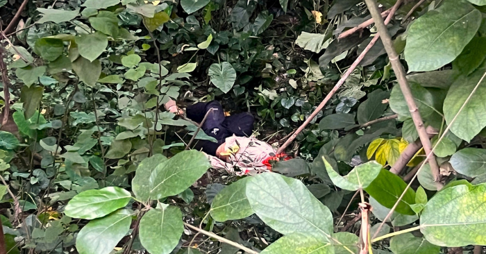 thi thể nam giới dưới mương nước gần ga Đồng Quang